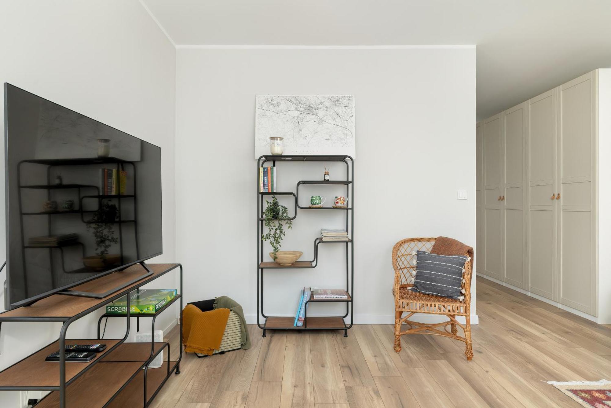 Tysiaclecia Z Balkonem I Darmowym Parkingiem By Renters