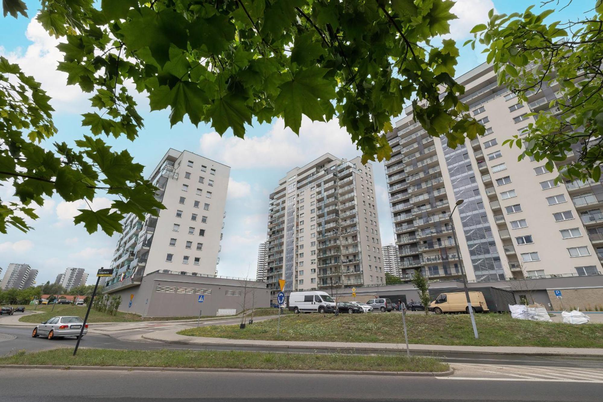 Apartament Tysiaclecia Z Balkonem I Darmowym Parkingiem By Renters